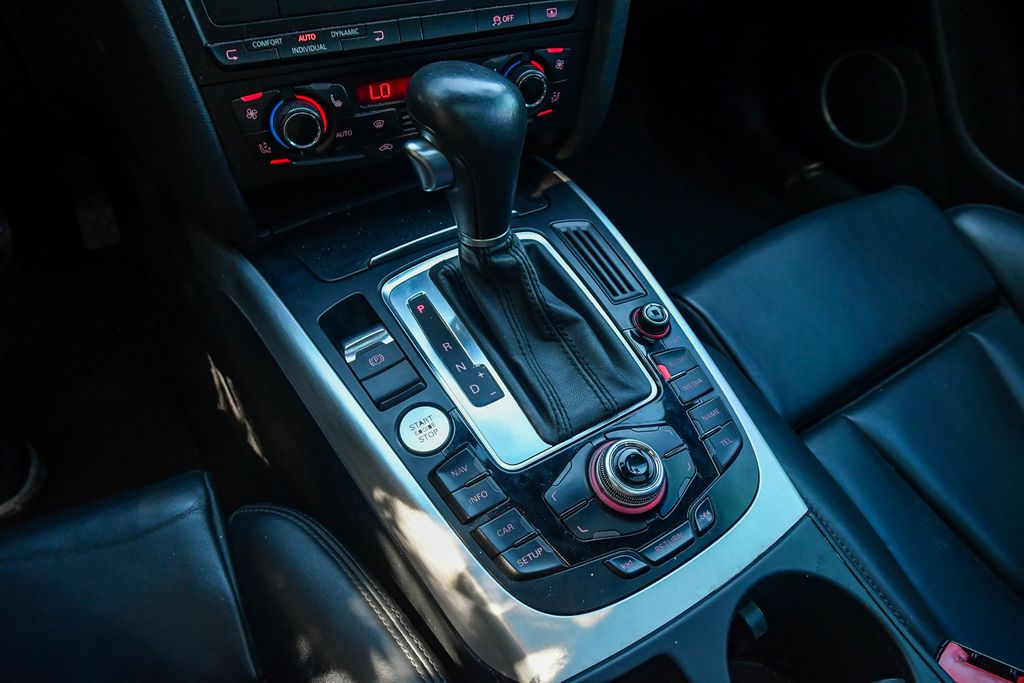 Thumbnail: 2012 Audi S5 - 16