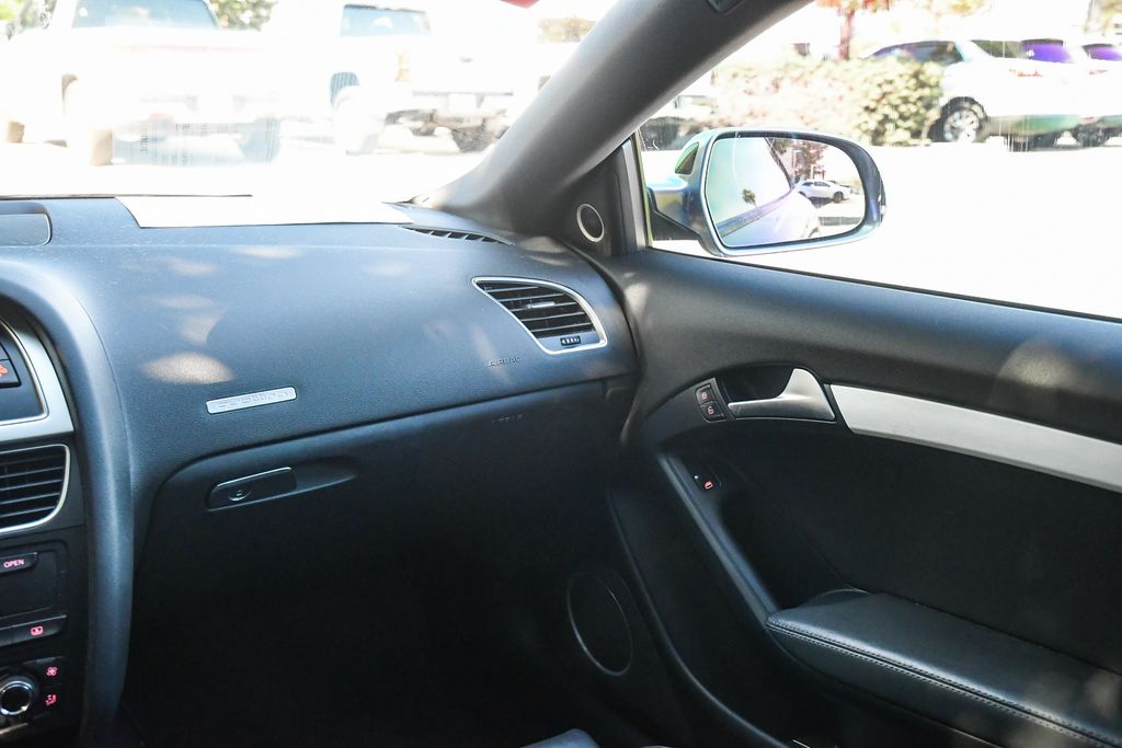 Thumbnail: 2012 Audi S5 - 23