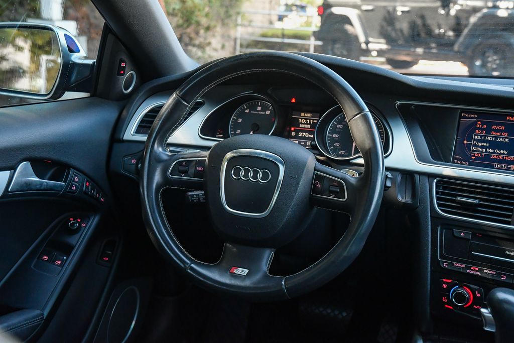 Thumbnail: 2012 Audi S5 - 2