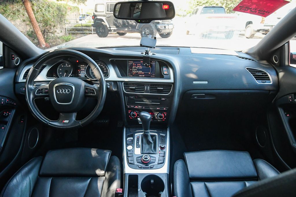 Thumbnail: 2012 Audi S5 - 9