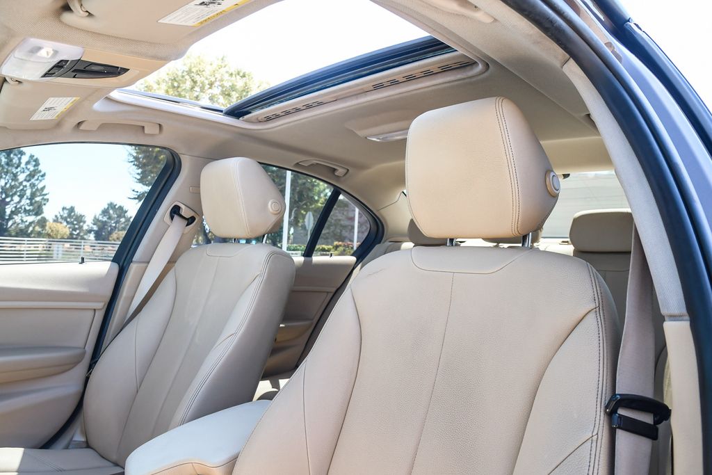 Thumbnail: 2014 BMW 3 Series - 21