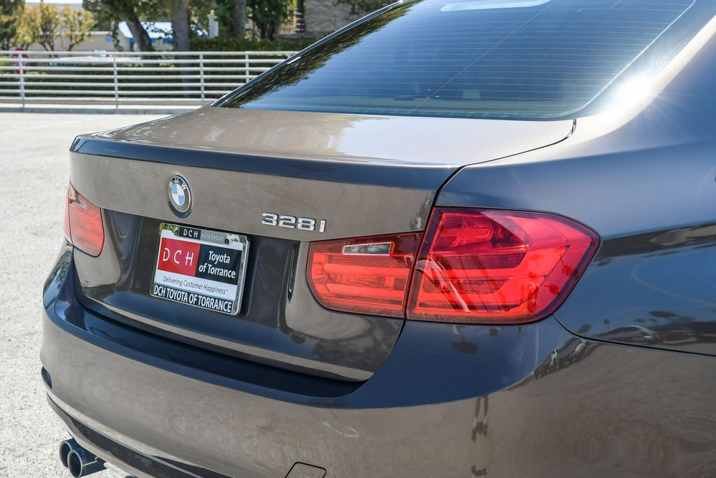 Thumbnail: 2014 BMW 3 Series - 18