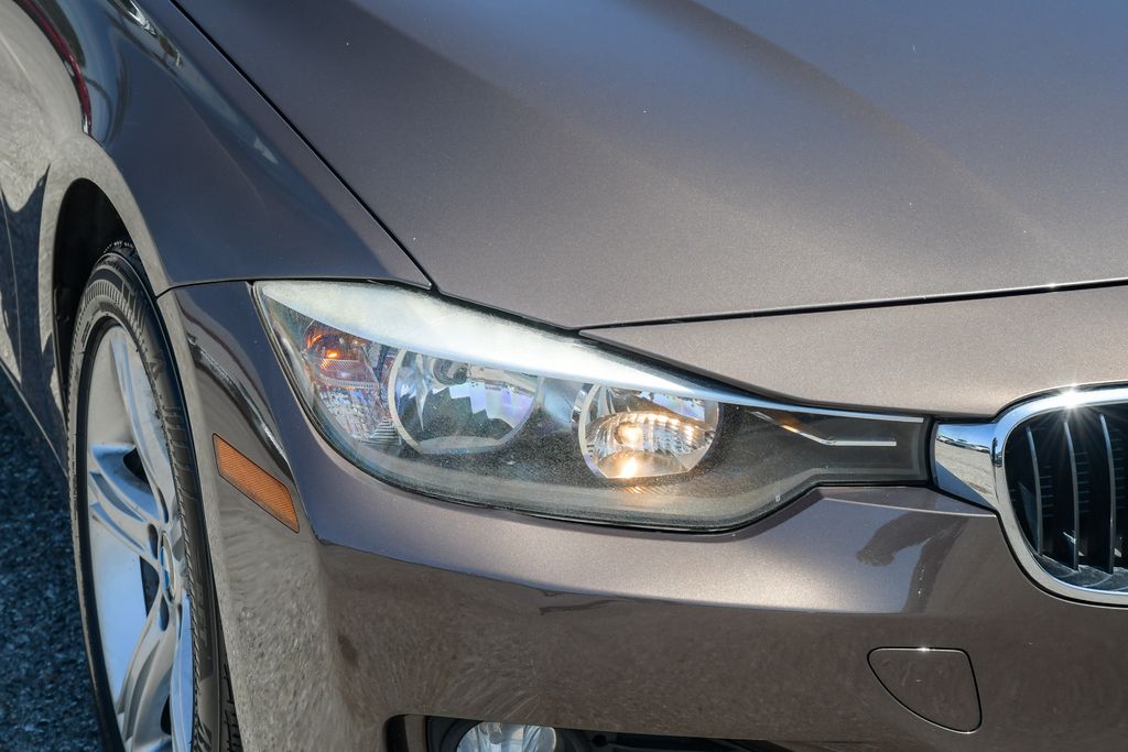 Thumbnail: 2014 BMW 3 Series - 17