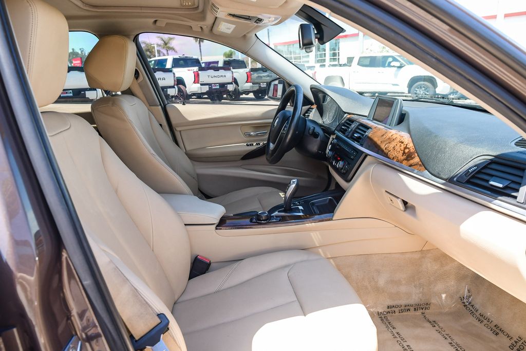 Thumbnail: 2014 BMW 3 Series - 10