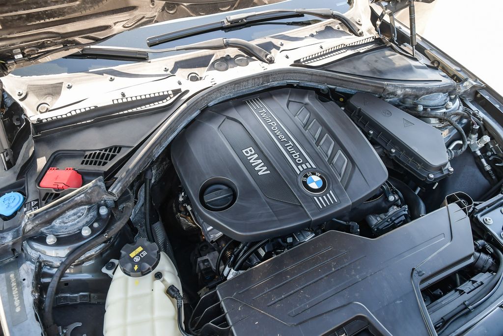 Thumbnail: 2018 BMW 3 Series - 8
