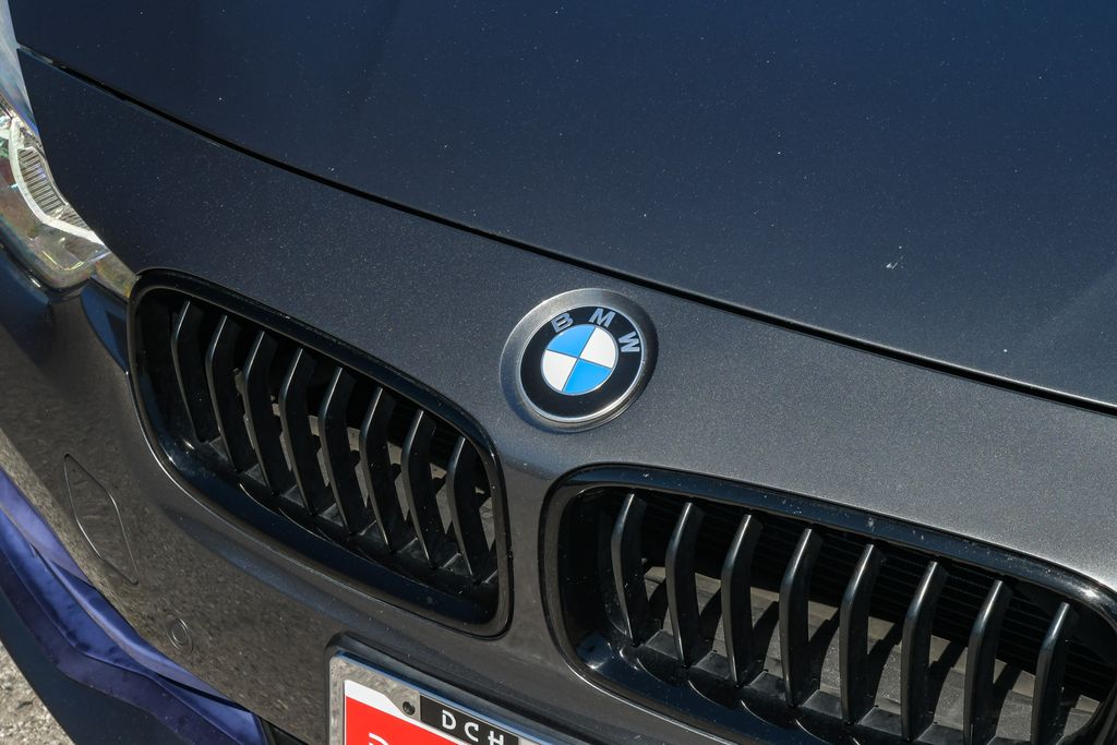 Thumbnail: 2018 BMW 3 Series - 18