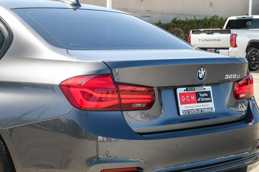 Thumbnail: 2018 BMW 3 Series - 19