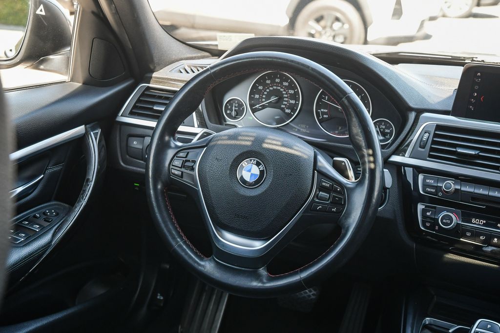 Thumbnail: 2018 BMW 3 Series - 2