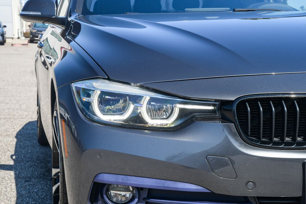 Thumbnail: 2018 BMW 3 Series - 6