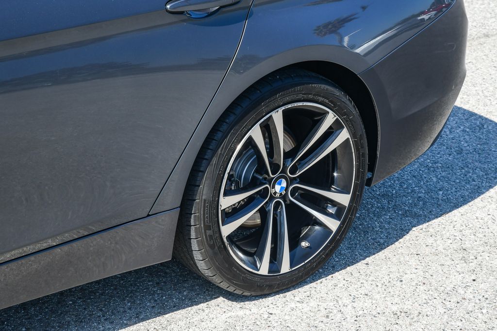 Thumbnail: 2018 BMW 3 Series - 21