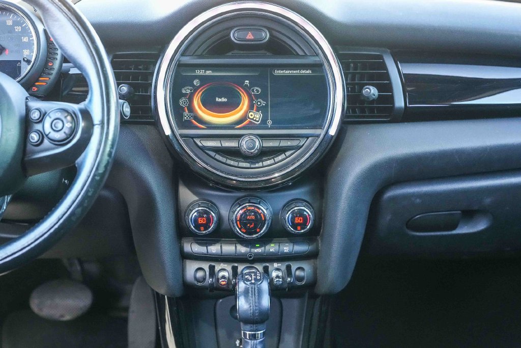 Thumbnail: 2017 MINI Cooper - 8