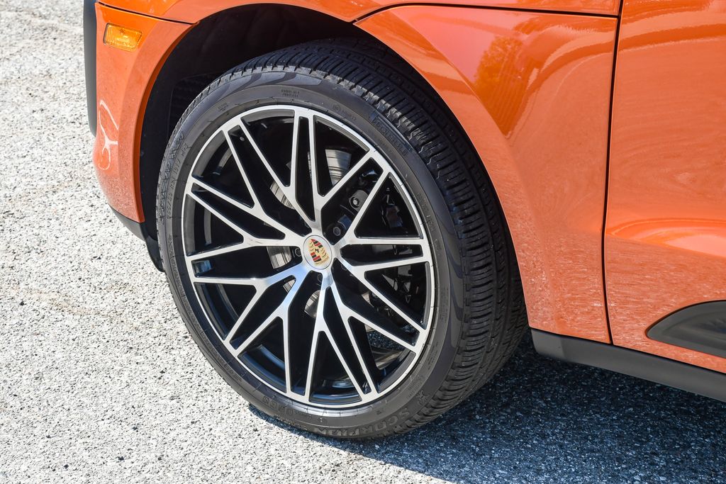Thumbnail: 2024 Porsche Macan - 7