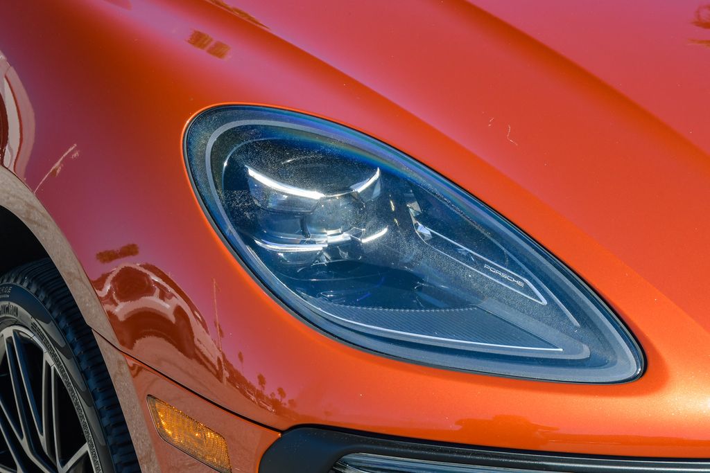 Thumbnail: 2024 Porsche Macan - 18