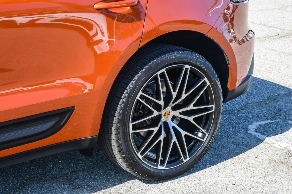 Thumbnail: 2024 Porsche Macan - 23