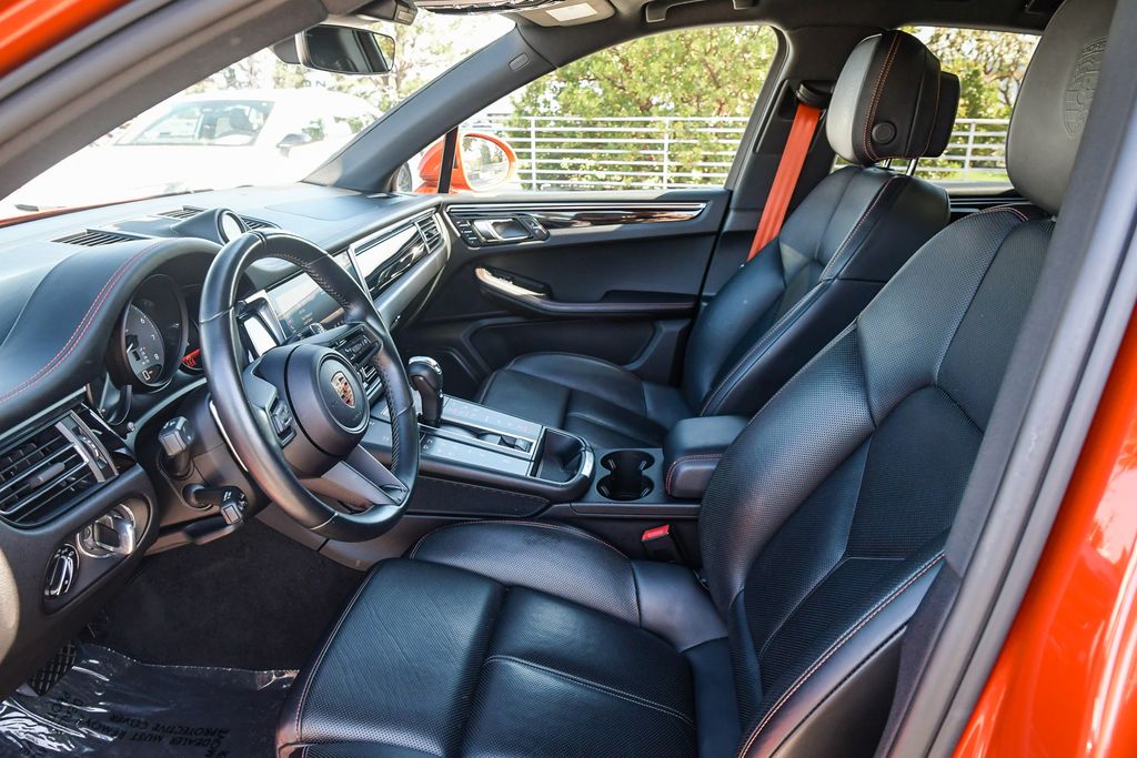 Thumbnail: 2024 Porsche Macan - 11