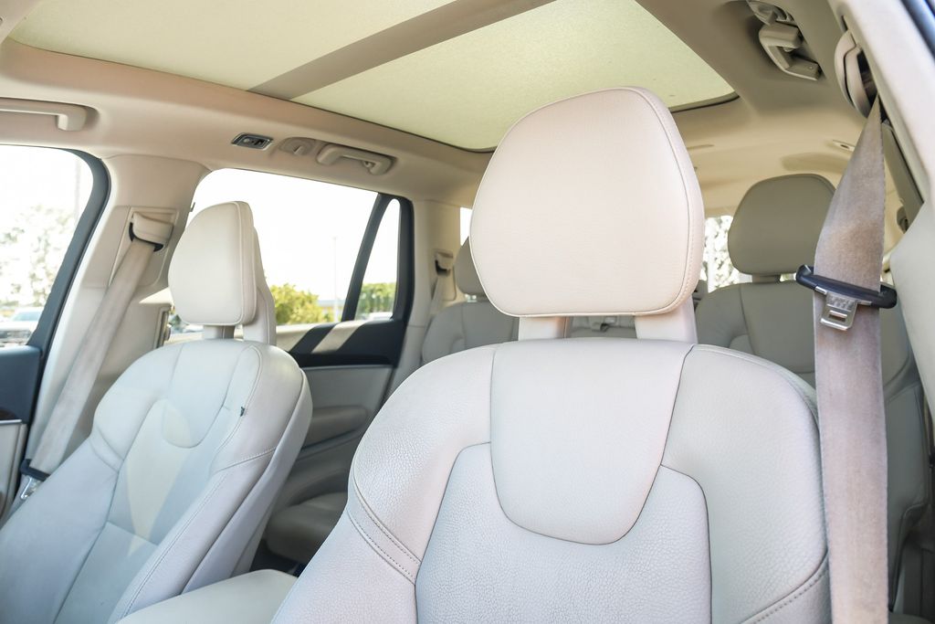 Thumbnail: 2016 Volvo XC90 - 22