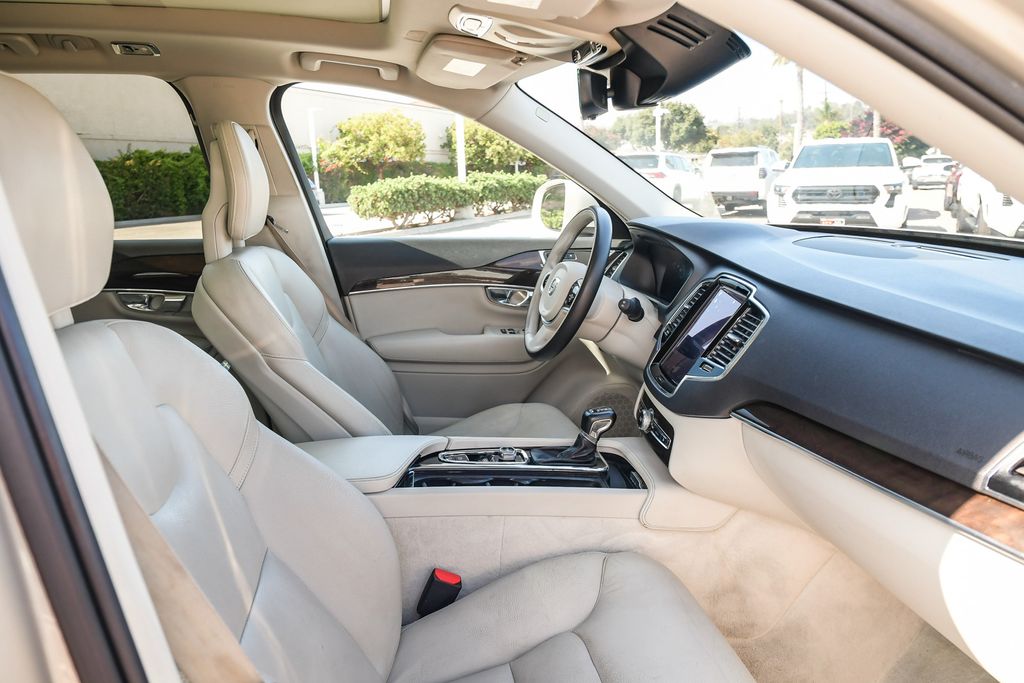 Thumbnail: 2016 Volvo XC90 - 10