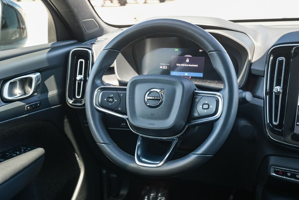 Thumbnail: 2023 Volvo C40 - 2