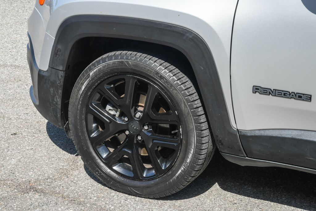 Thumbnail: 2017 Jeep Renegade - 6