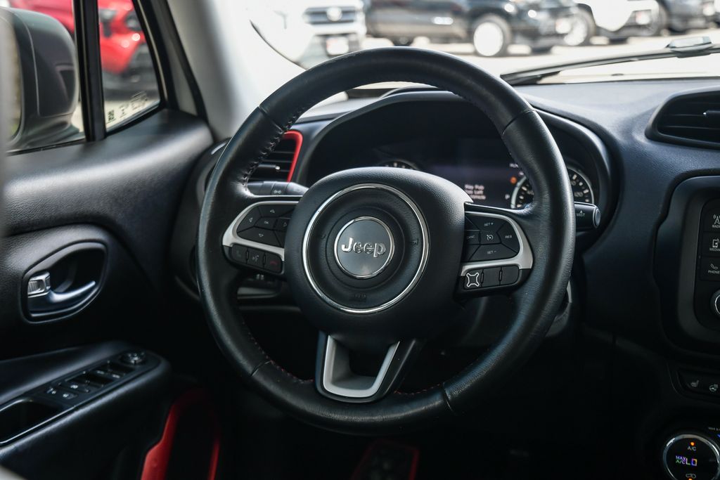 Thumbnail: 2017 Jeep Renegade - 2