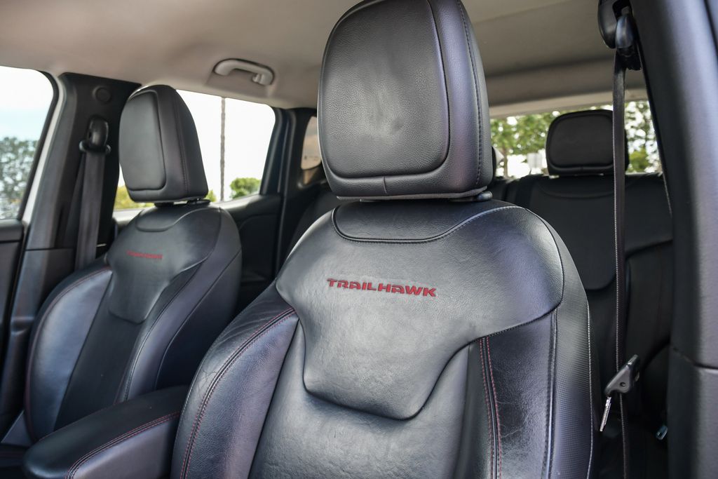 Thumbnail: 2017 Jeep Renegade - 24