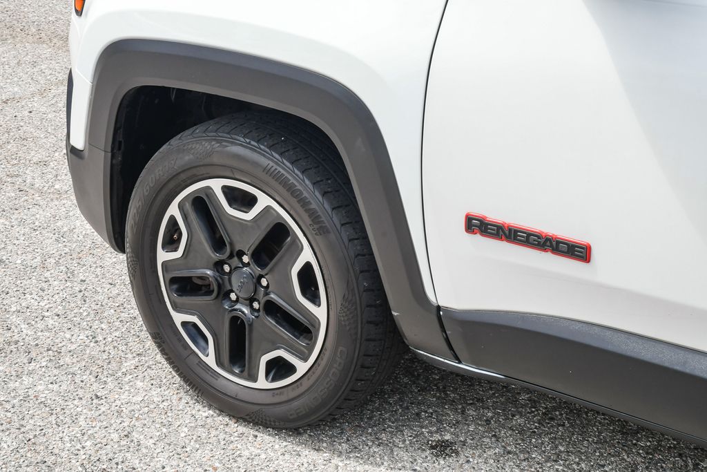 Thumbnail: 2017 Jeep Renegade - 7