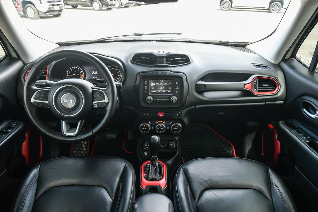 Thumbnail: 2017 Jeep Renegade - 9