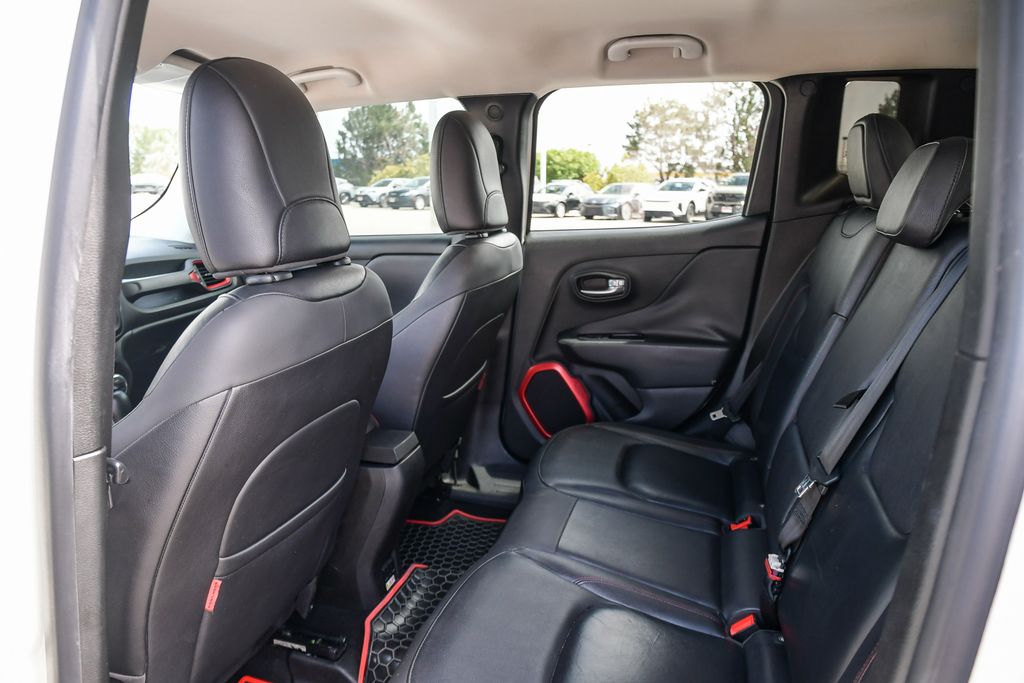 Thumbnail: 2017 Jeep Renegade - 12