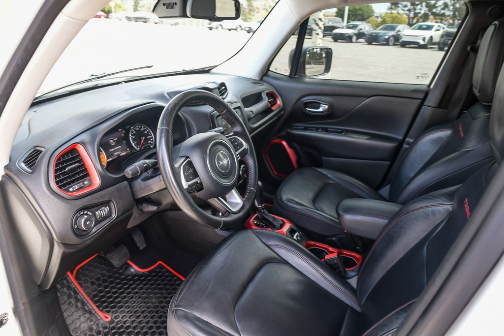 Thumbnail: 2017 Jeep Renegade - 11