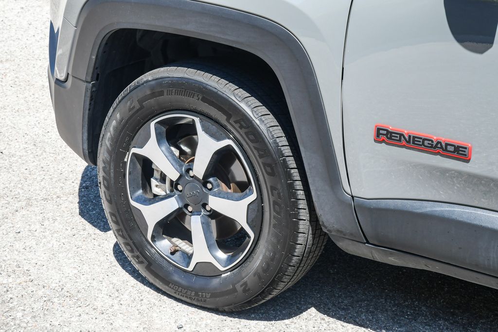 Thumbnail: 2021 Jeep Renegade - 7