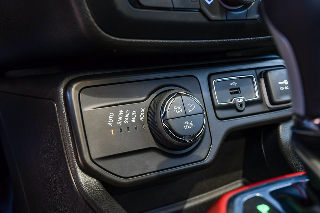 Thumbnail: 2021 Jeep Renegade - 24