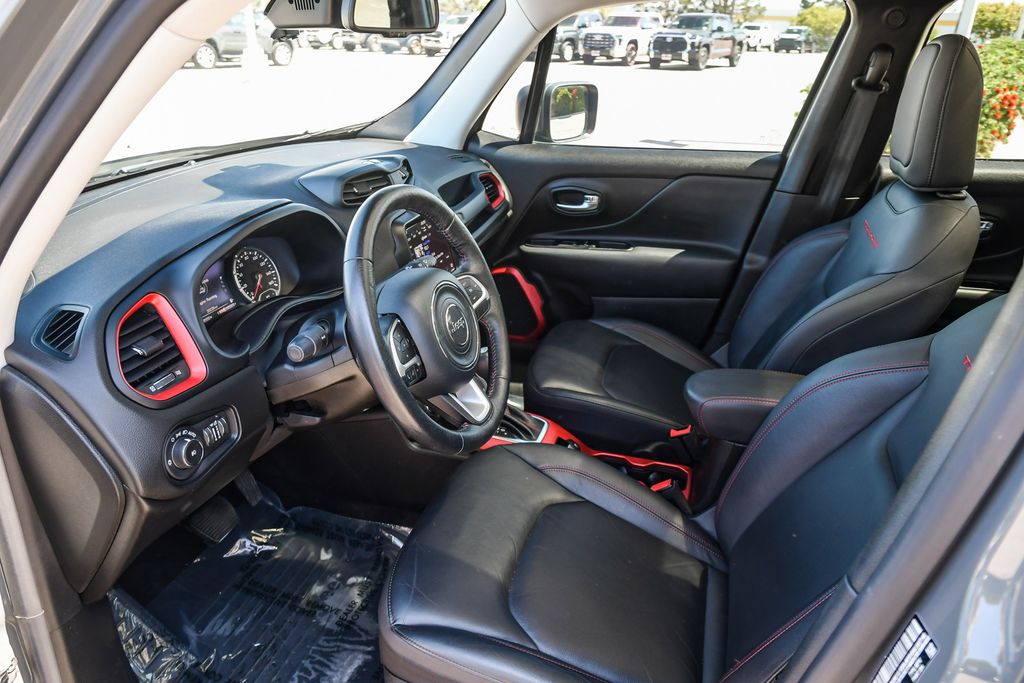 Thumbnail: 2021 Jeep Renegade - 11