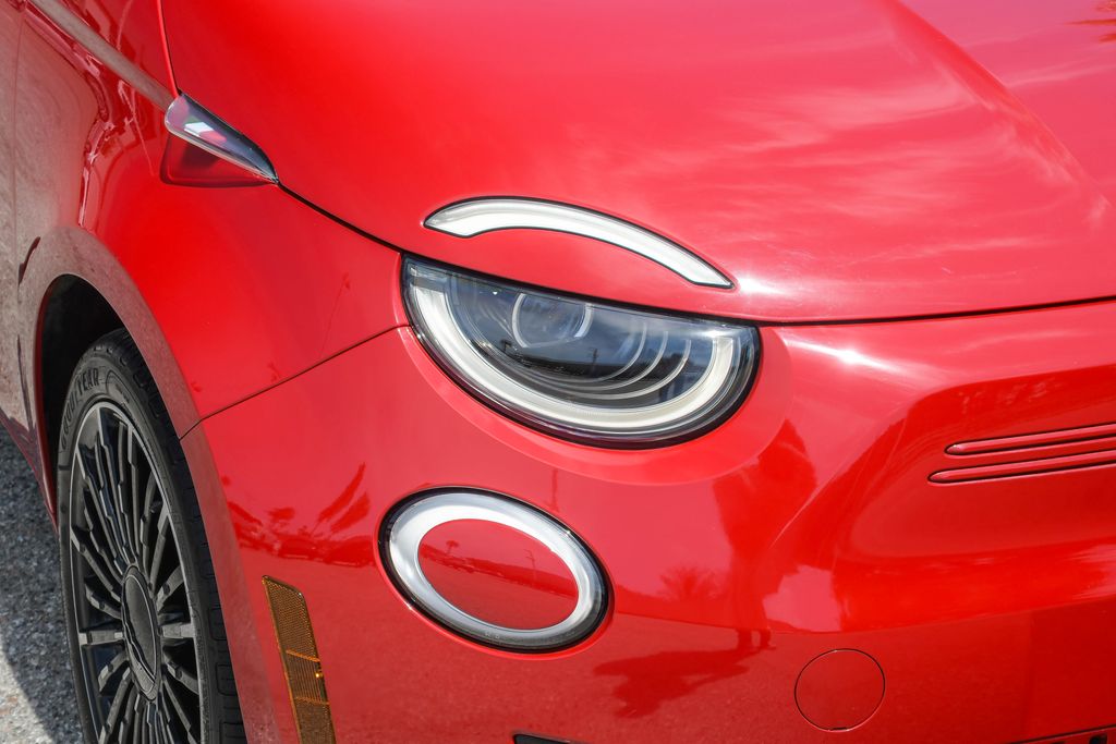 Thumbnail: 2024 Fiat 500e - 19