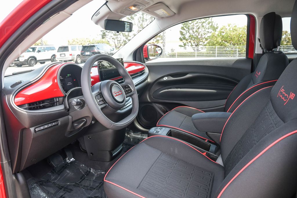 Thumbnail: 2024 Fiat 500e - 14