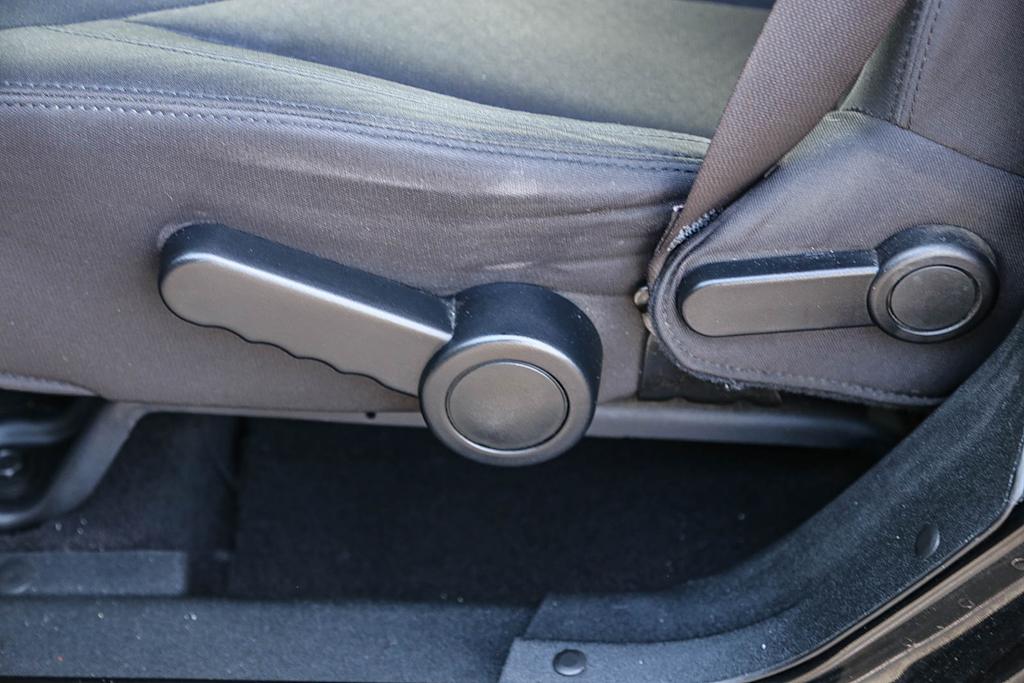 Thumbnail: 2017 Jeep Wrangler - 23