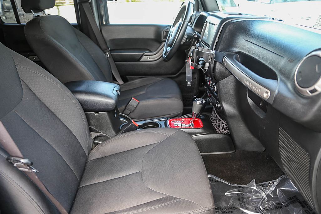 Thumbnail: 2017 Jeep Wrangler - 9