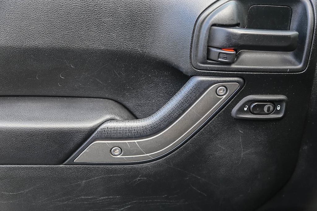 Thumbnail: 2017 Jeep Wrangler - 22