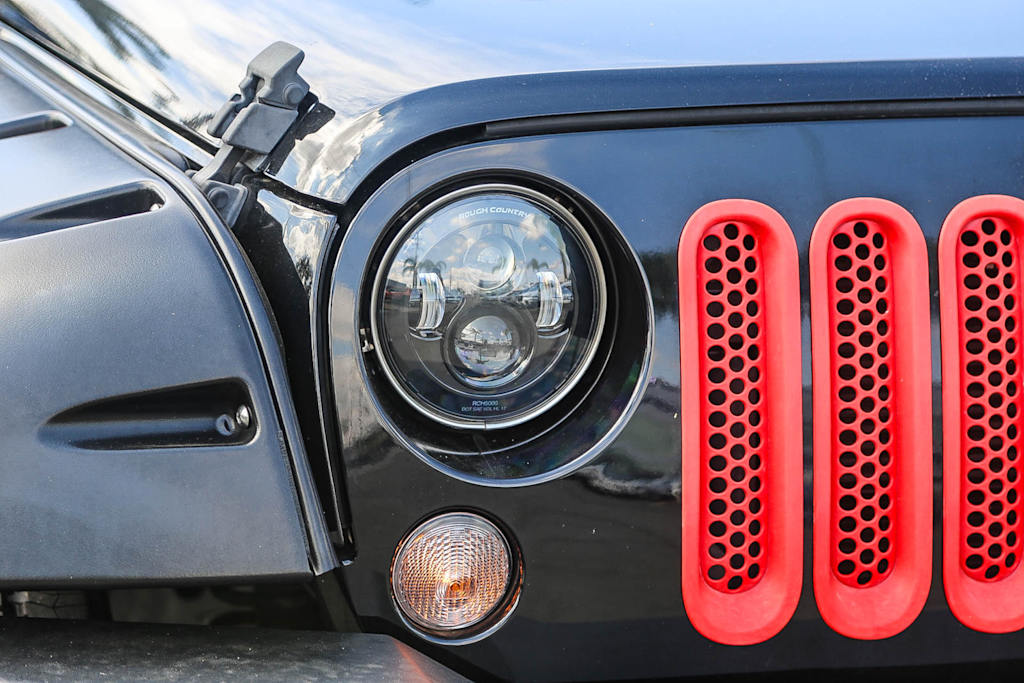 Thumbnail: 2017 Jeep Wrangler - 17