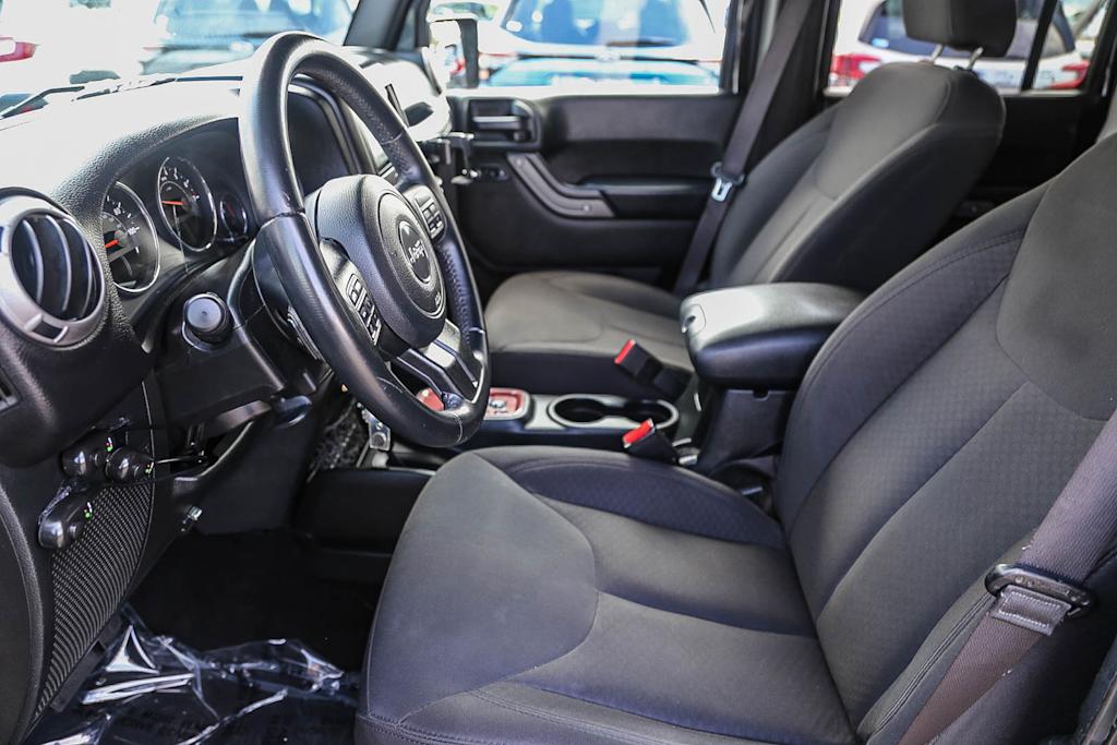 Thumbnail: 2017 Jeep Wrangler - 10