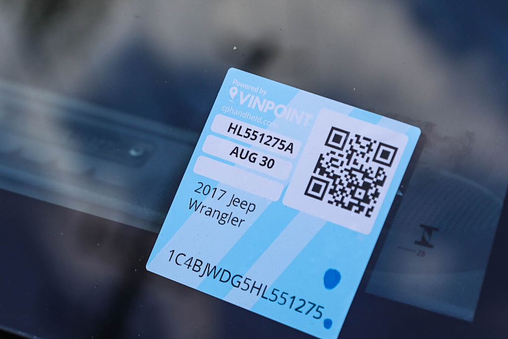 Thumbnail: 2017 Jeep Wrangler - 15