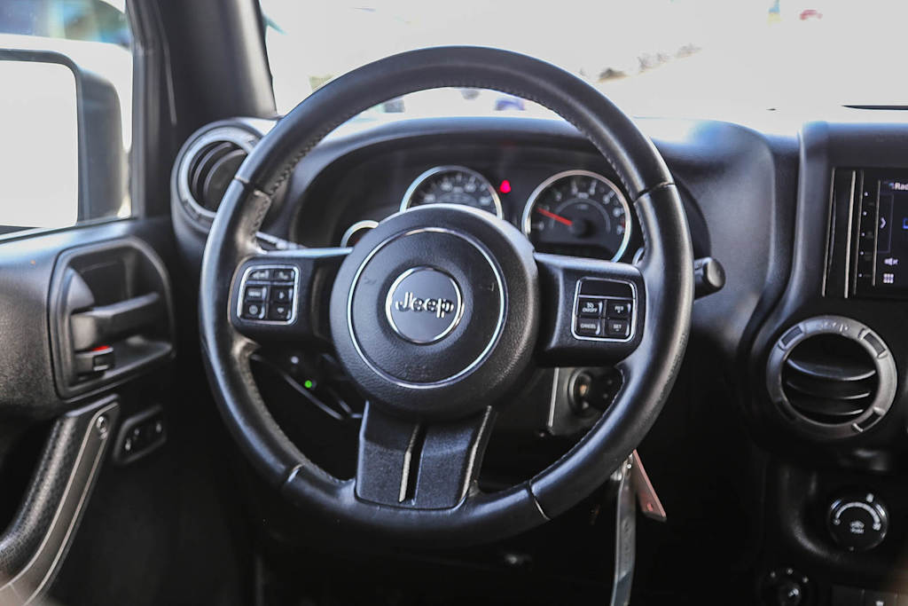 Thumbnail: 2017 Jeep Wrangler - 8