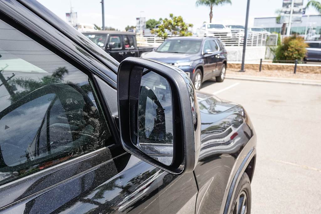 Thumbnail: 2019 Jeep Grand Cherokee - 12