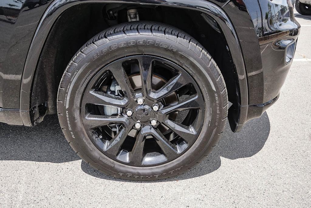 Thumbnail: 2019 Jeep Grand Cherokee - 6