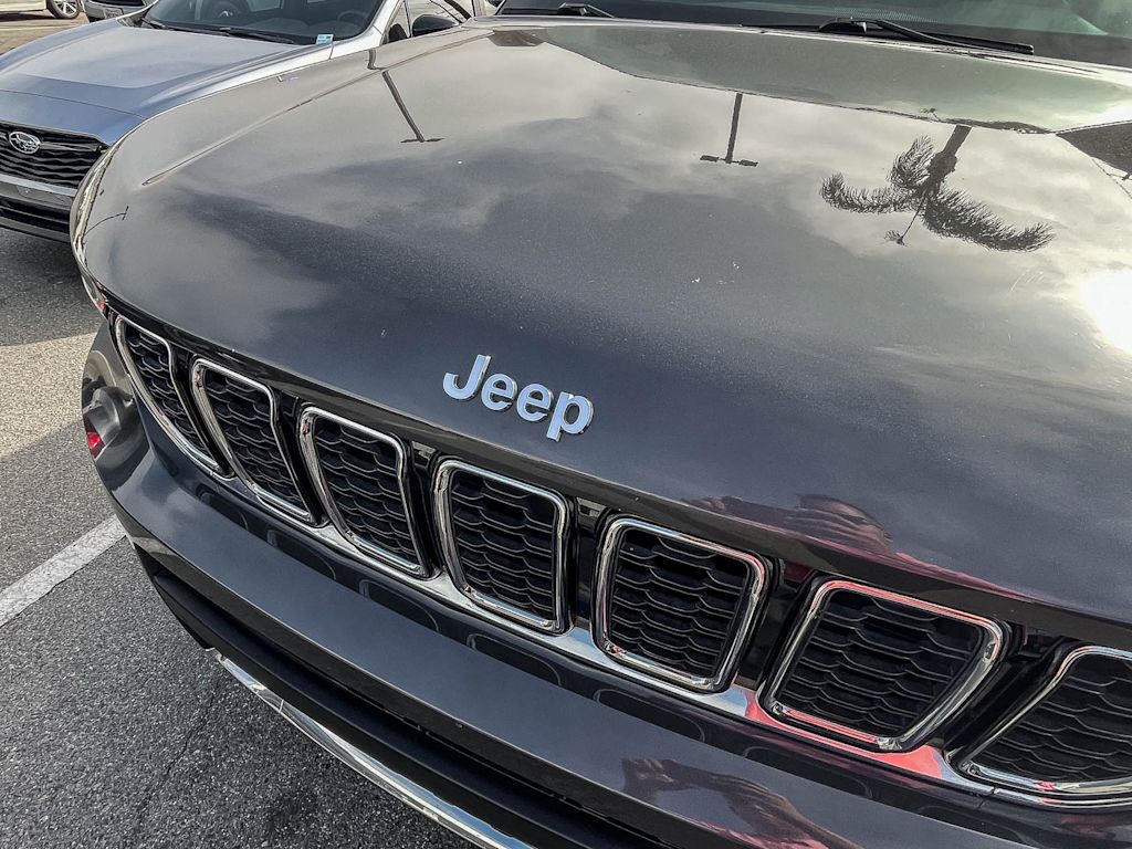 Thumbnail: 2022 Jeep Grand Cherokee L - 5