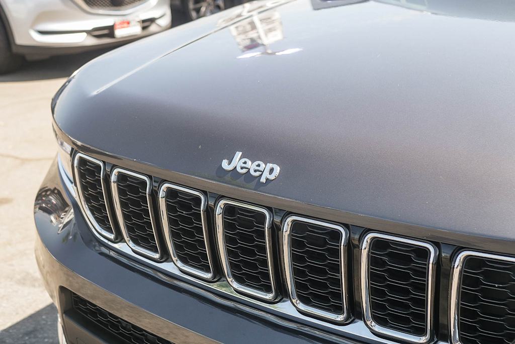 Thumbnail: 2022 Jeep Grand Cherokee L - 19