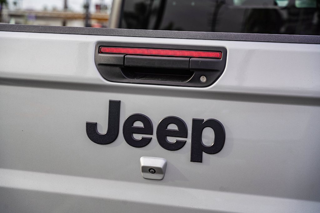 Thumbnail: 2024 Jeep Gladiator - 19