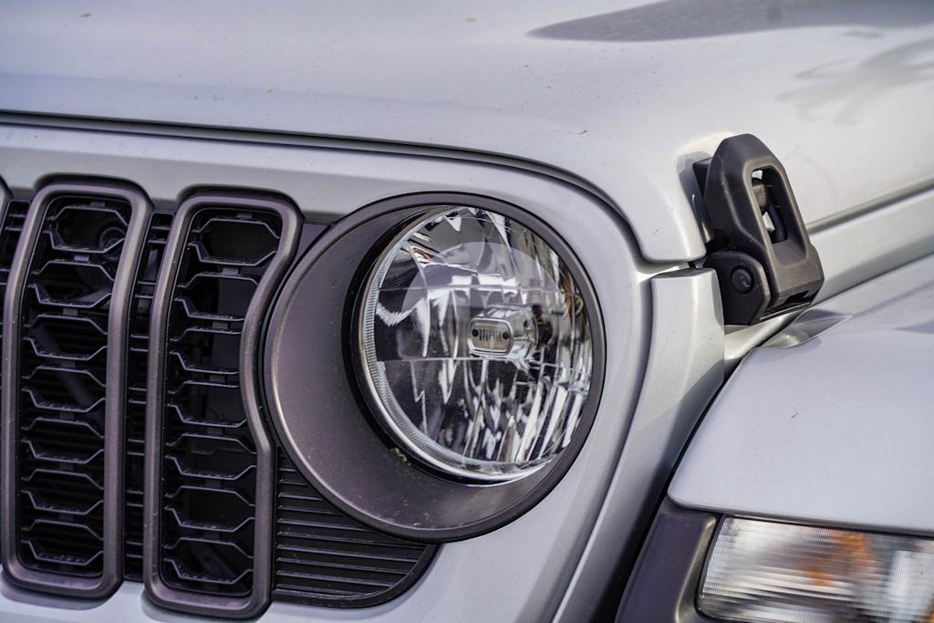 Thumbnail: 2024 Jeep Gladiator - 7