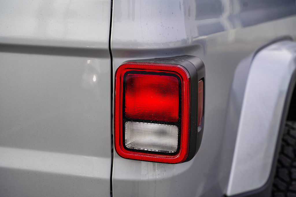 Thumbnail: 2024 Jeep Gladiator - 18