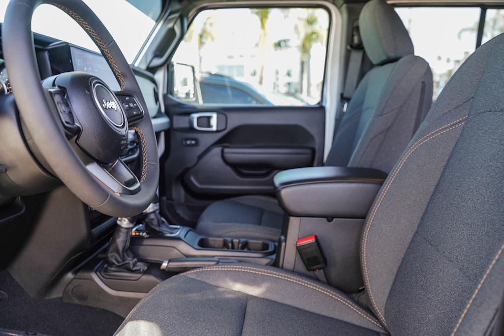 Thumbnail: 2024 Jeep Gladiator - 10