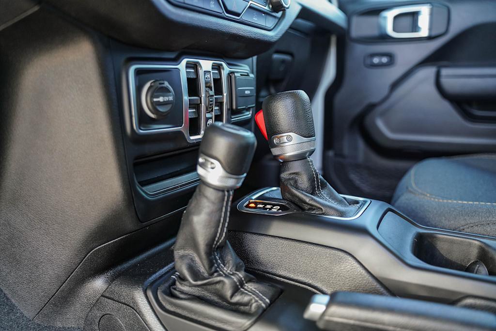 Thumbnail: 2024 Jeep Gladiator - 23